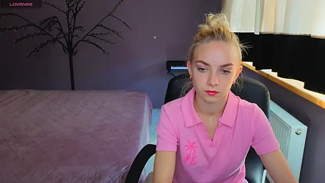 sonnysofia - SonnySofia's free webcam - UK Sex Cams