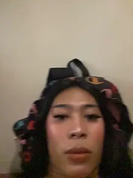 hugecock_tamira's room