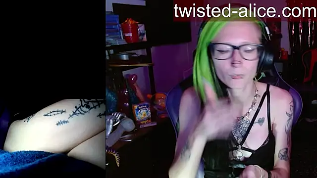 Twisted_Alice webcam