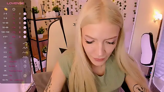 AnyaTaylor_ webcam