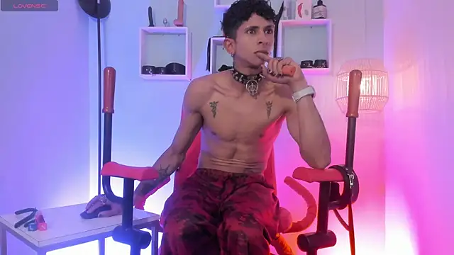 Maximoking26 webcam