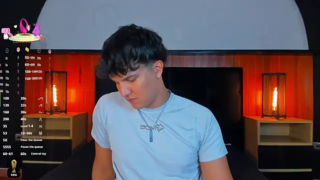 Leo_Savage_ webcam
