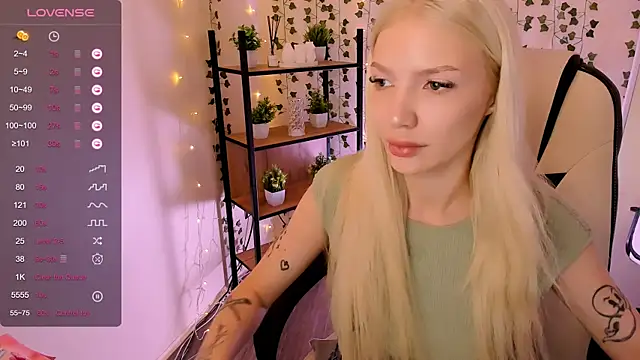 AnyaTaylor_ webcam