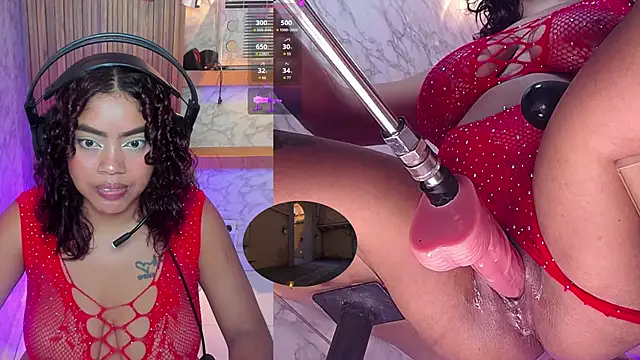 NinaCapelli webcam