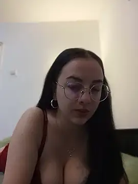 IvyClouds live cam on StripChat