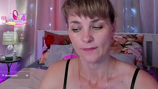 annasimonsj live cam on StripChat