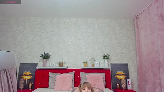 KattyPeachX webcam
