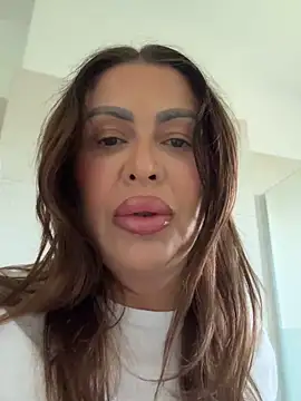 Evelyn_Anya webcam