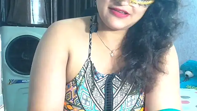 SimmiQueen_77 webcam