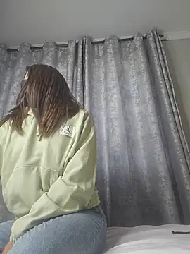 TemptingMiss_Daisy webcam