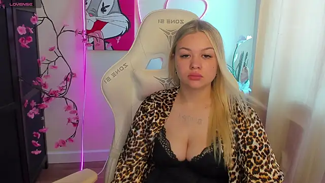 AmeliePeach webcam