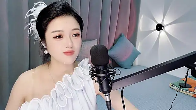Momo-Wow webcam