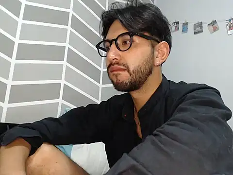 thomass1018 webcam