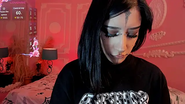Kat_VonDe live cam on StripChat