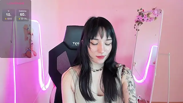 Watch AliceeinWonderlanddd live on EroticFlix - High definition streams
