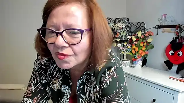 Adelewildx live cam on StripChat