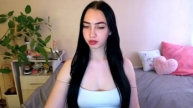 WildKittenX_ live cam on StripChat