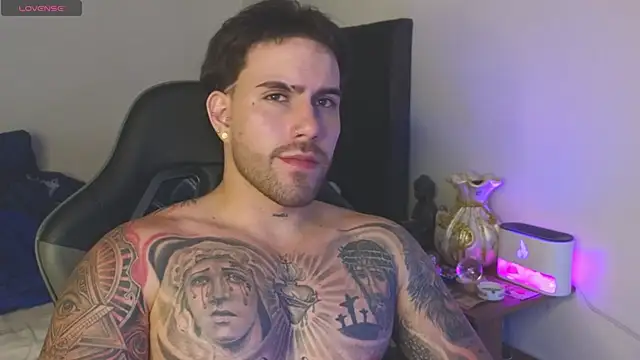Ades_Lowe webcam
