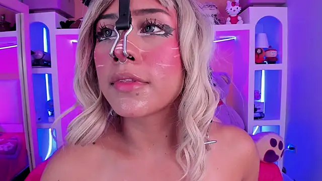 Watch miss___megan live on EroticFlix - High definition streams