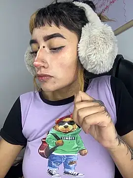 baby_akuma webcam