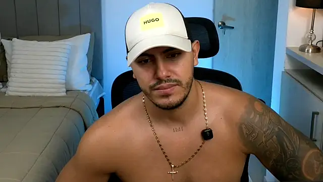 owen-pierces webcam