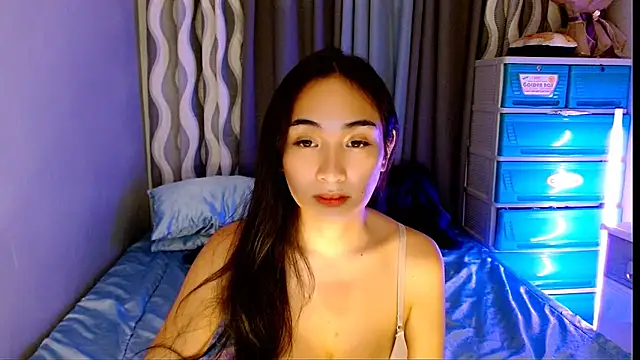 SweetLilly_18 webcam