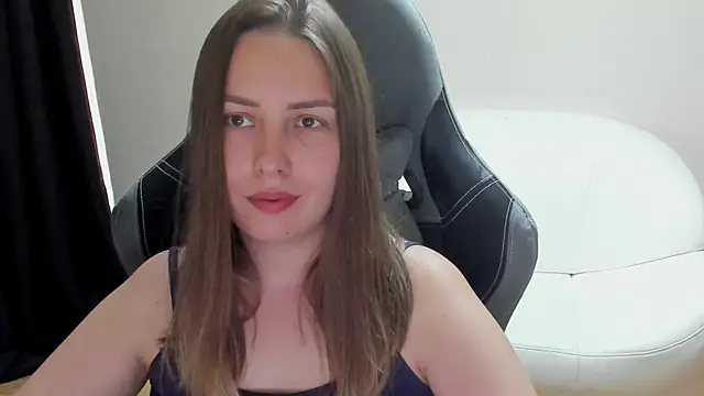 Mia_shy1 webcam