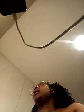 bustylisa1983 webcam
