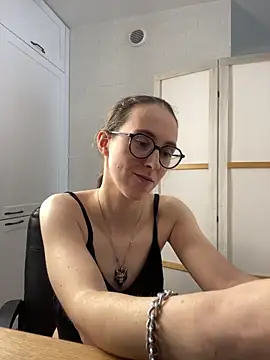 martiniiselenna - MartiniiSelenna's free webcam - UK Sex Cams