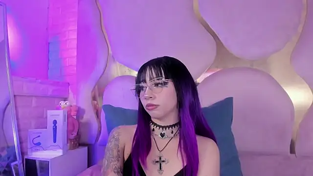 Watch NaniiSisy live on EroticFlix - High definition streams