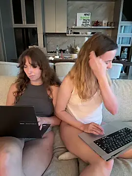 nura_n_sarah - Nura_n_Sarah's free webcam - UK Sex Cams