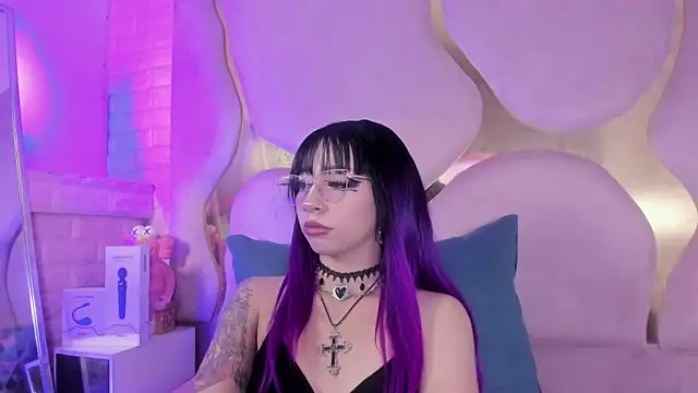 Watch NaniiSisy live on EroticFlix - High definition streams