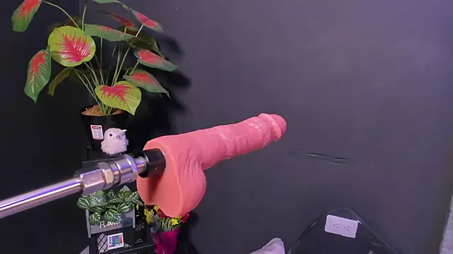 Watch Amy_whittee live on EroticFlix - High definition streams
