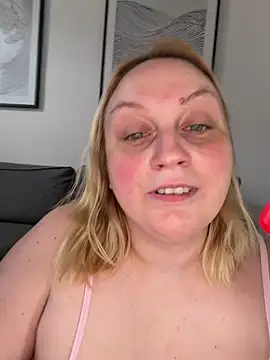 BBW_Nora