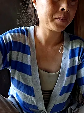 xuxulovezz webcam