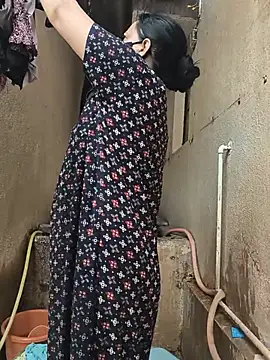 heartlessgirl (F young) - Dildo fuck in public