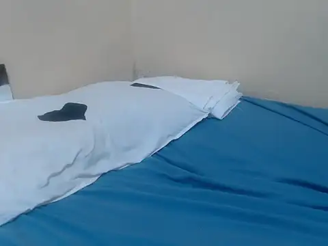 Sexxy-skinny webcam