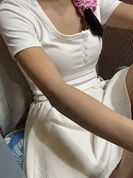 Mina048 webcam