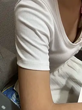 Mina048 webcam