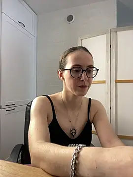 MartiniiSelenna live cam on StripChat