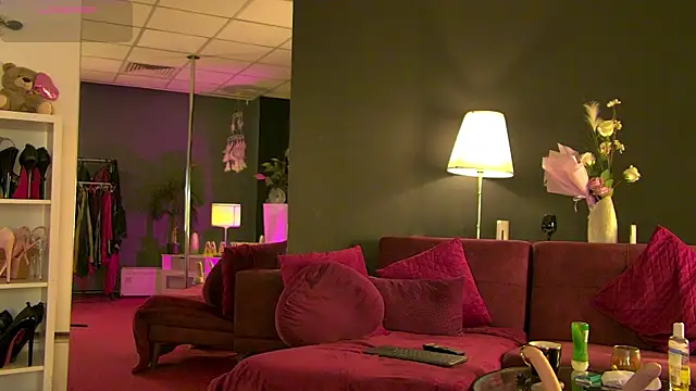Watch MaddyHeart live on EroticFlix - High definition streams