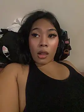 hugecock_tamira webcam