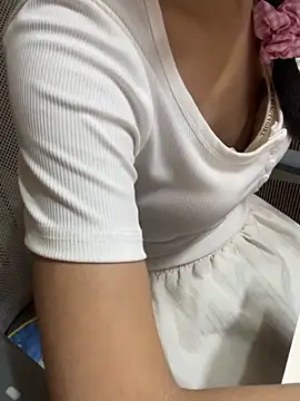 Mina048 webcam