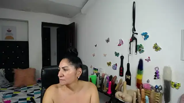 mature_bigboobs10 live cam on StripChat
