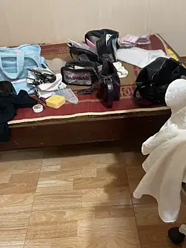 Mina048 webcam