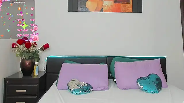 GoldenLunaa webcam