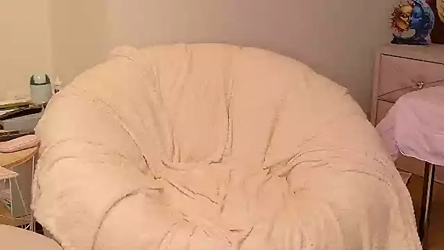 crissysmile (F milf) - Make my pussy love's u badly