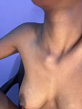 Small_Titss webcam