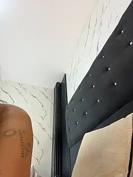 Annyy_Rosse webcam