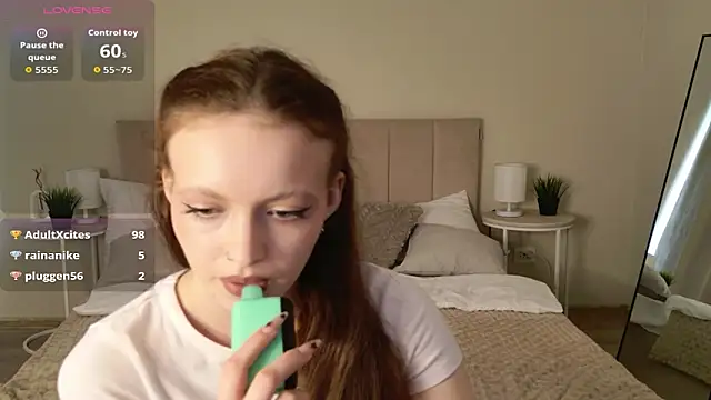 SallyPinkman webcam